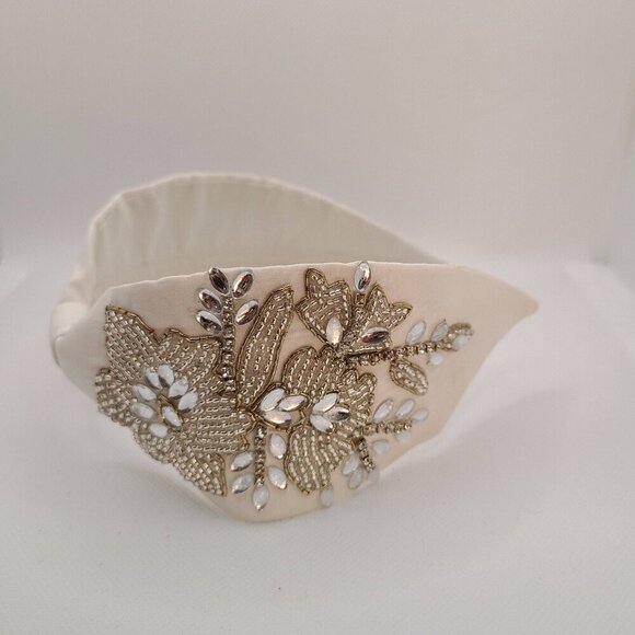 White glory beaded headband - Picture 2 of 3